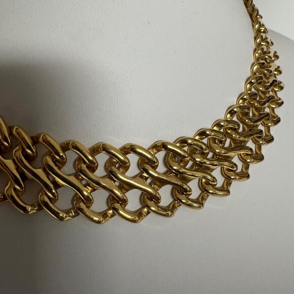 Gold Tone Interlocked Chain Link Choker Necklace Fold Over Clasp Chunky Classic - Picture 2 of 6